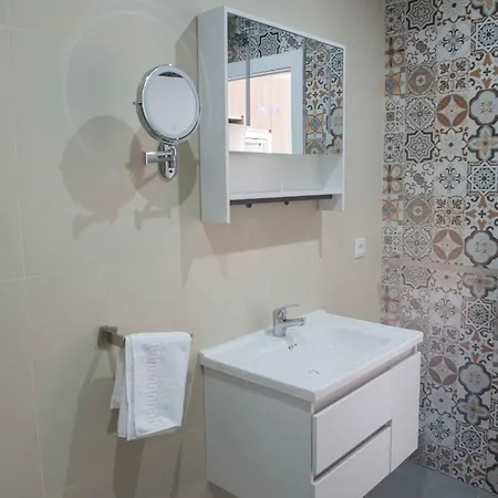 Del Mundo Mpc-4 Apartment *