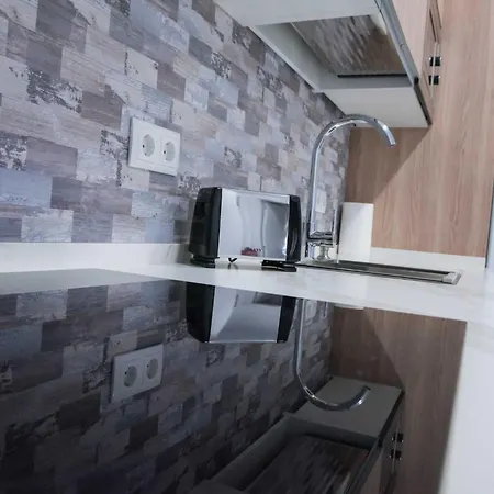 Del Mundo Mpc-4 Apartment *